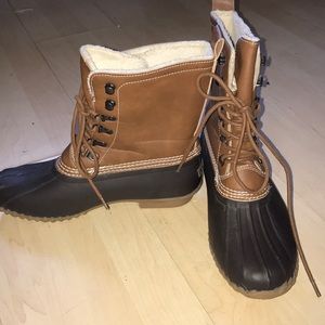 Spirit rain boots faux fur lined